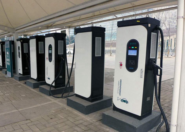 充電樁靠什么充電？